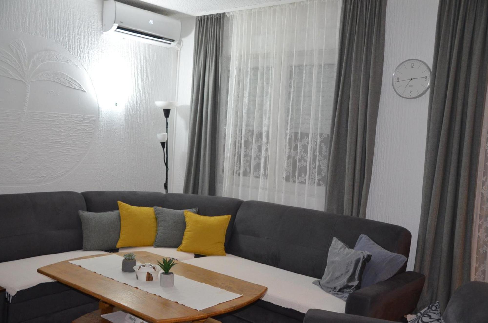 Cerak Lux Appartement Belgrado Buitenkant foto