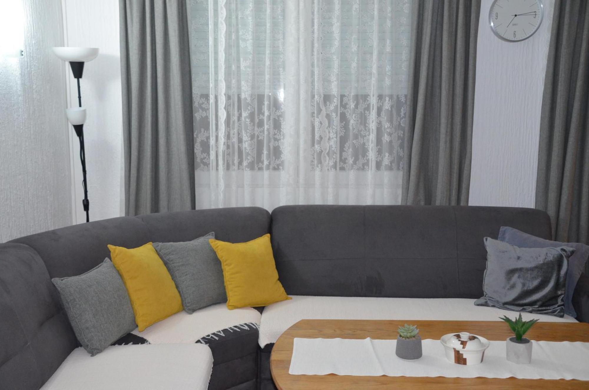 Cerak Lux Appartement Belgrado Buitenkant foto